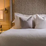 The Victoria Hotel